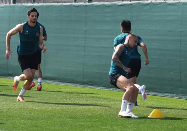 j9九游会-1-3 0-1！浙江不敌俄超下游队！新鹏城小负泰港 韦斯利戴队长袖标