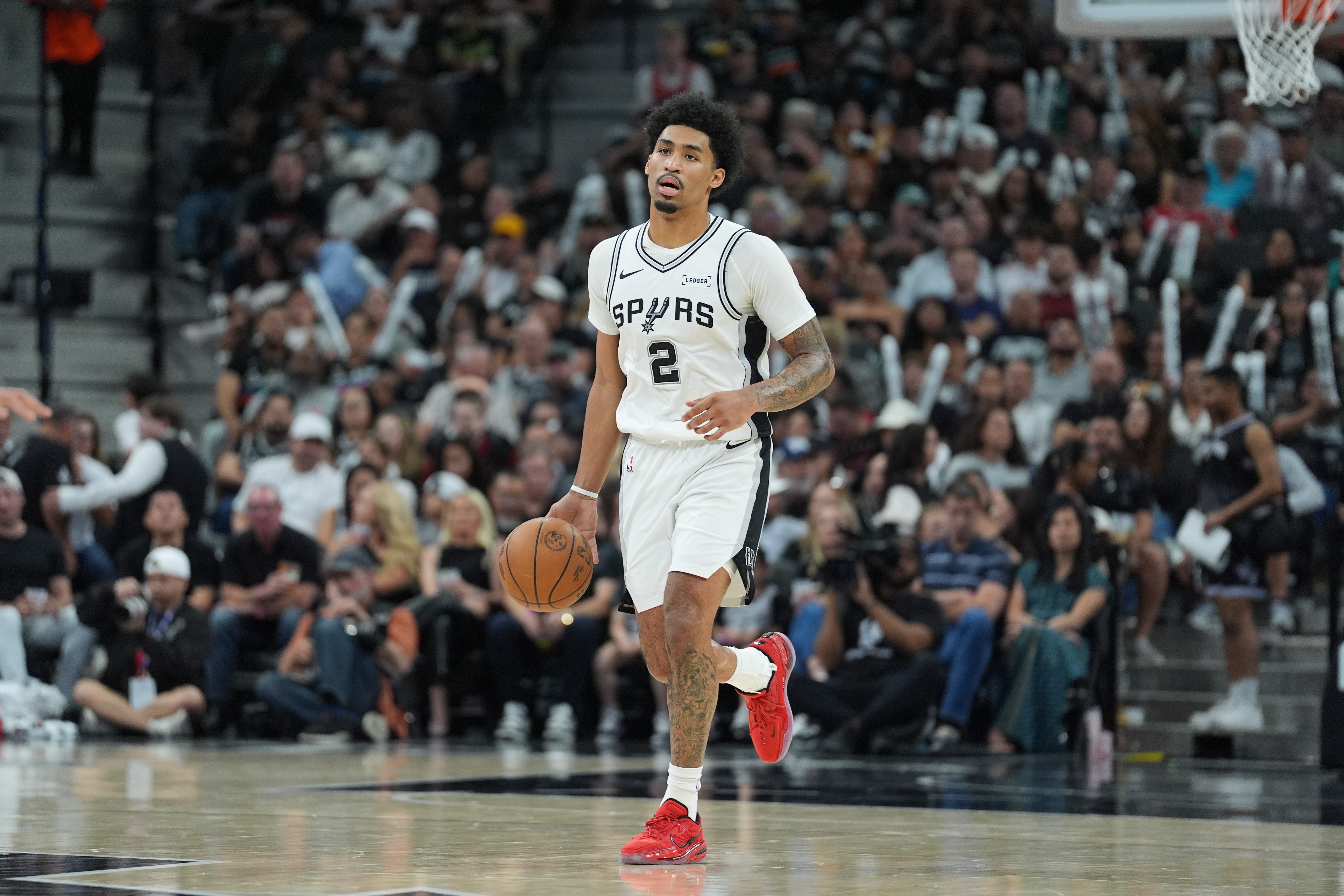 j9九游会-新秀赛季常规赛结束！马刺官方：哈珀因左大拇指伤势提前退赛